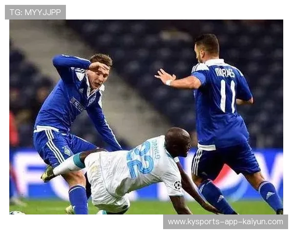 波尔图边路传中频频找准点完成建功：速度与精准交织的胜利叙事